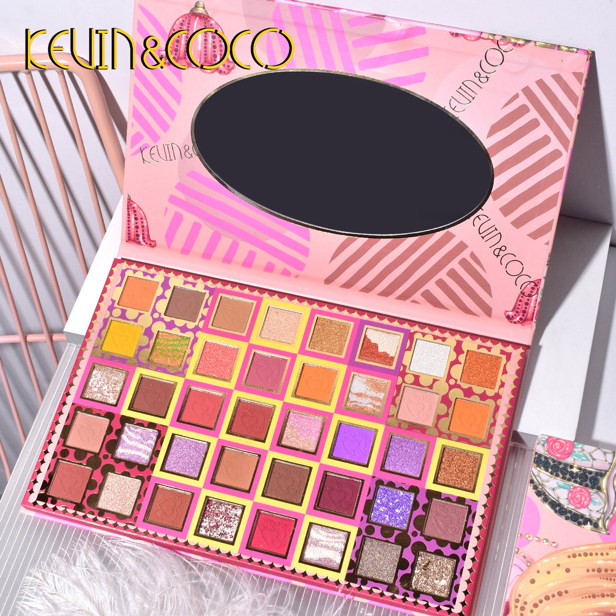 پالت سایه چشم پودری 40 رنگ Kevin & Coco مدل Playful Dots (آینه دار)