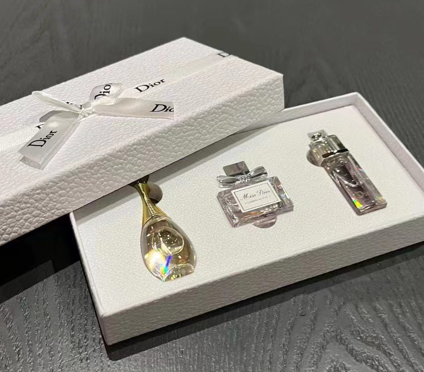 ست 3 عددی عطر مینیاتوری دیور ساخت فرانسه(( پکیج اورجینال))