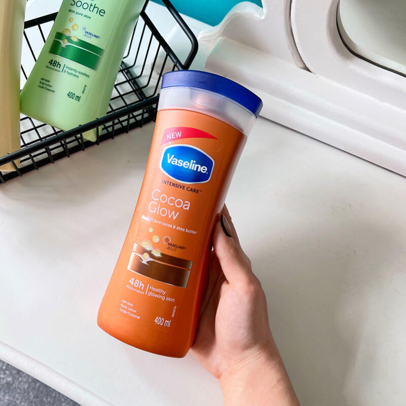 لوسیون بدن وازلین مدل Cocoa Glow حجم 400ml ساخت آفریقای جنوبی
